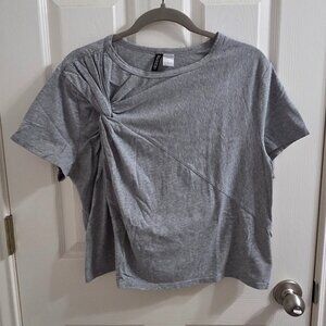 Pre-Loved Divided Gray Twisted Front Short-Sleeved Top – Size XL